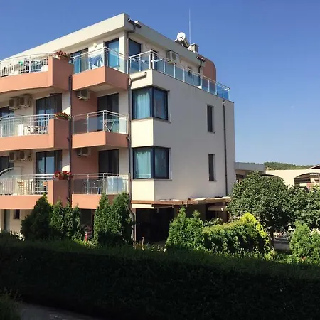 Daris Πανσιόν Σωζόπολη