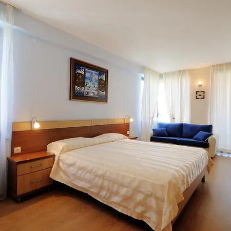 Daris Πανσιόν